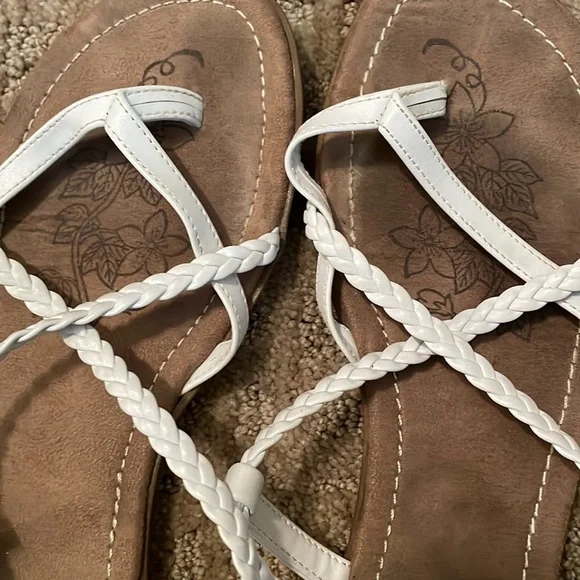 Sandals - Picture 7 of 10